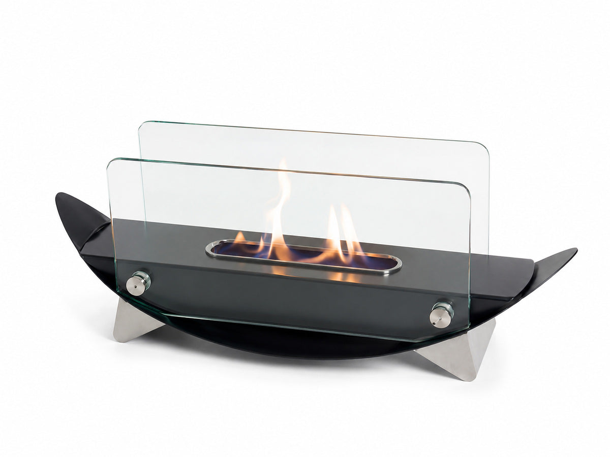 Cheminée de table bioéthanol grand format en verre et métal noir, vue de trois quarts sur fond blanc