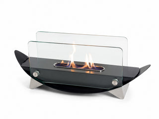 Cheminée de table bioéthanol grand format en verre et métal noir, vue de trois quarts sur fond blanc