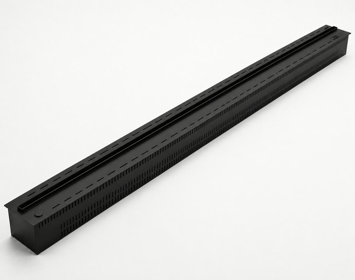 Foyer électrique à vapeur d'eau Flamvia 300 cm, caisson noir encastrable vu de trois quarts sur fond blanc